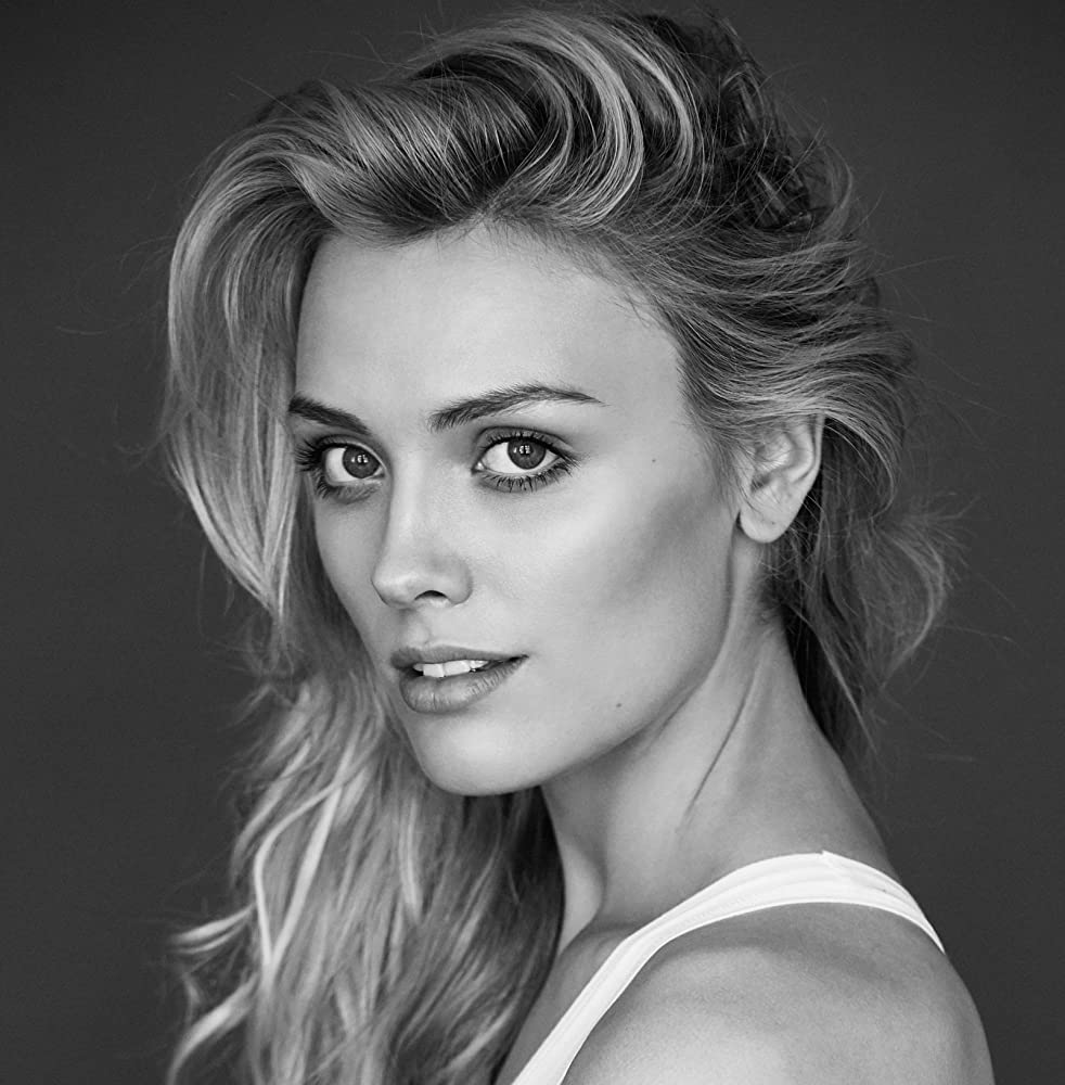 Wallis Day Biography